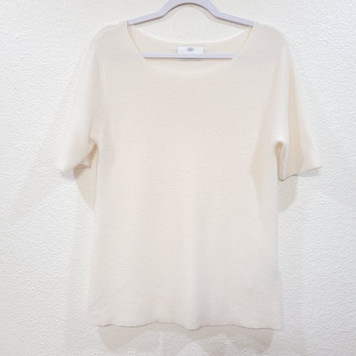 Women allude s - allude,